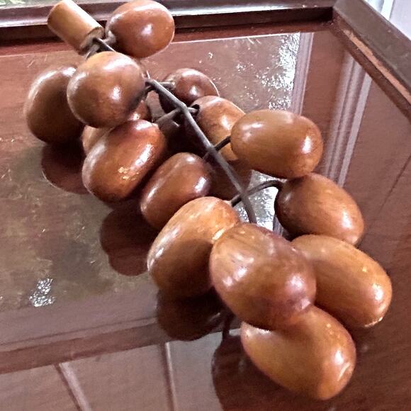 Vintage Hand-Carved Wood Grapes on Stem – 8” Long Decorative Cluster - Picture 4 of 8